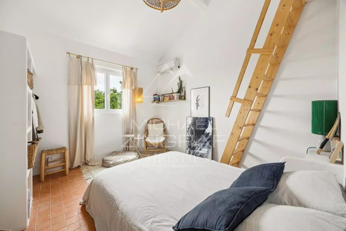 Image No.14-6 Bed House for sale
