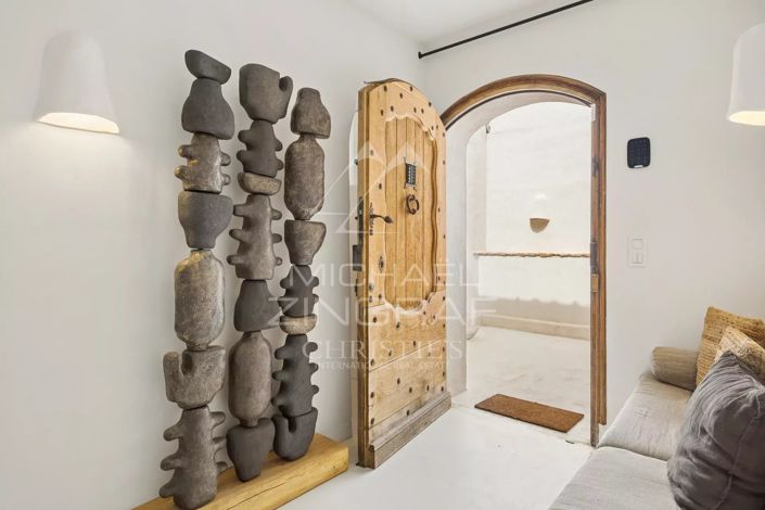 Image No.21-6 Bed House for sale