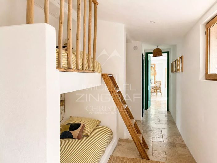 Image No.29-6 Bed House for sale