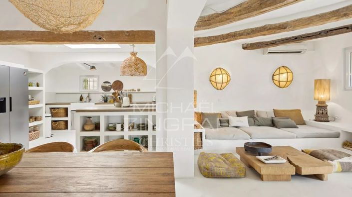 Image No.9-6 Bed House for sale