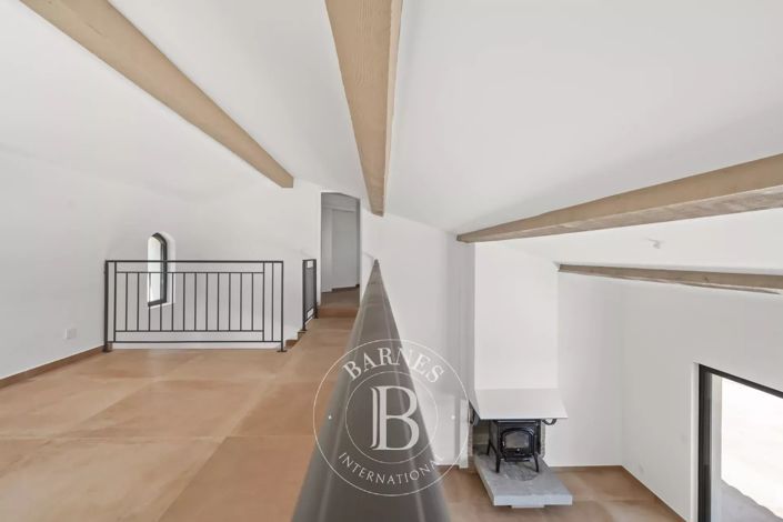 Image No.18-4 Bed House for sale