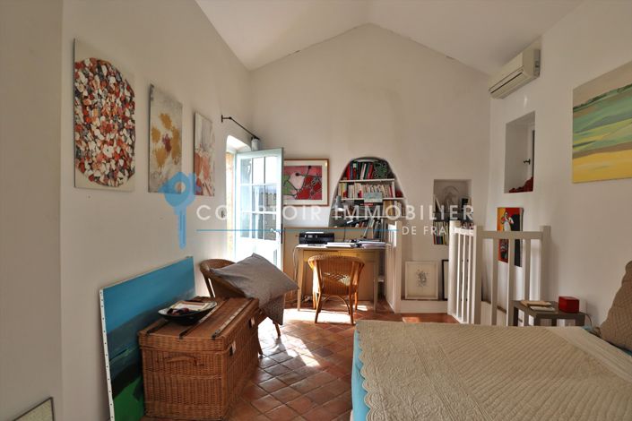Image No.15-4 Bed House for sale