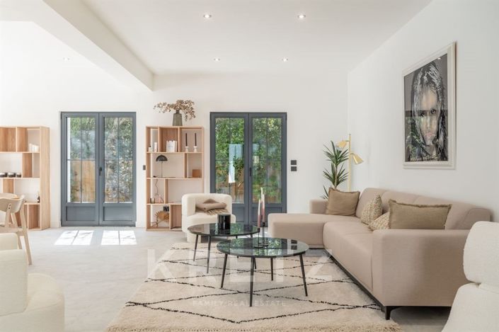 Image No.11-6 Bed House for sale