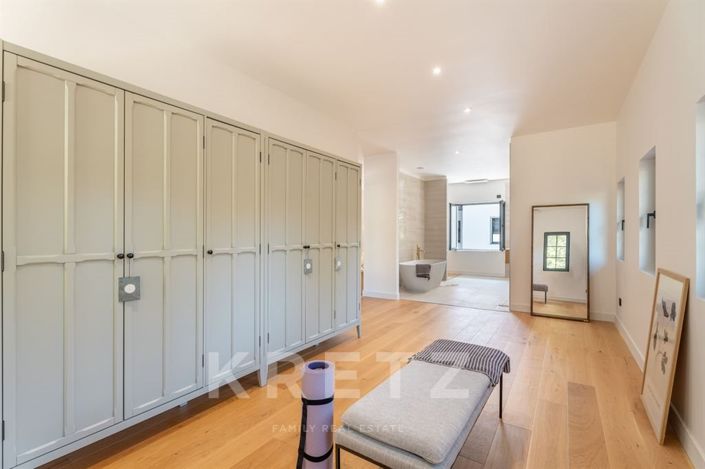 Image No.16-6 Bed House for sale