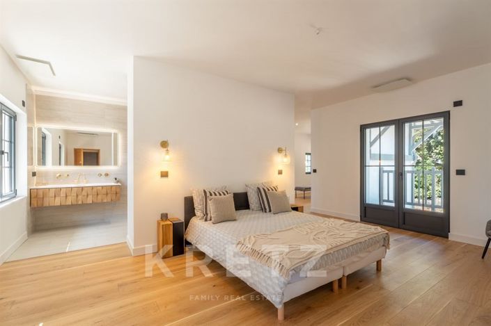 Image No.17-6 Bed House for sale