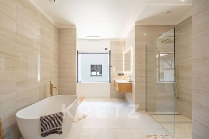 Image No.18-6 Bed House for sale