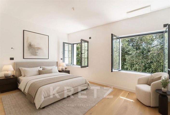 Image No.19-6 Bed House for sale