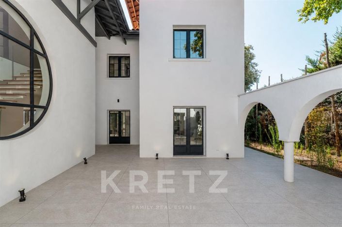 Image No.24-6 Bed House for sale
