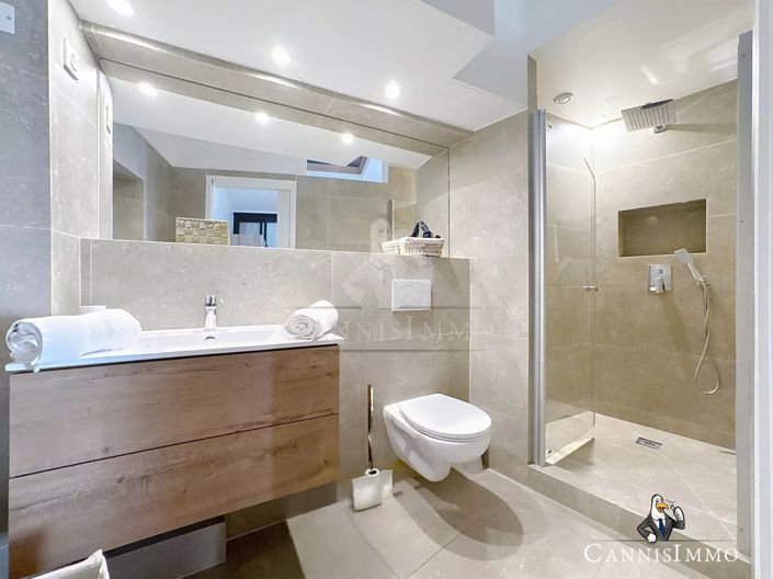 Image No.12-5 Bed House for sale