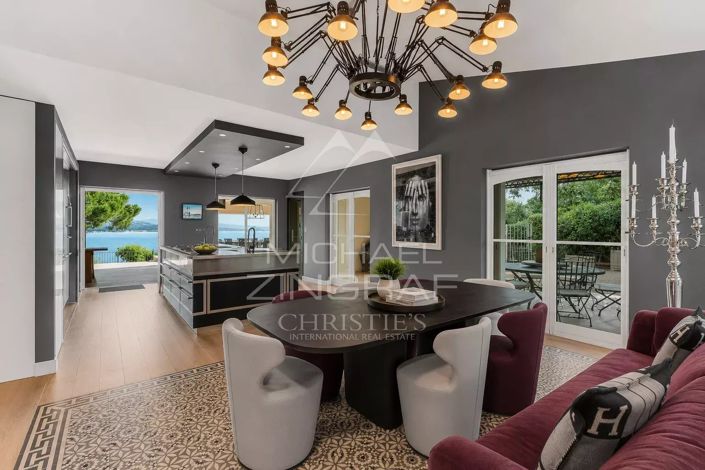 Image No.8-5 Bed House for sale