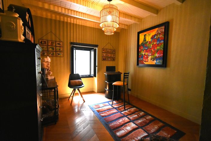 Image No.7-6 Bed House for sale