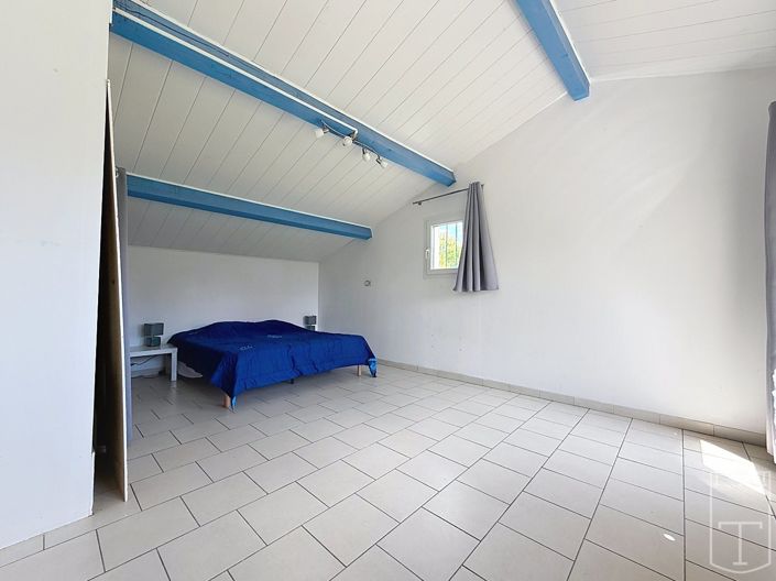 Image No.12-2 Bed House for sale