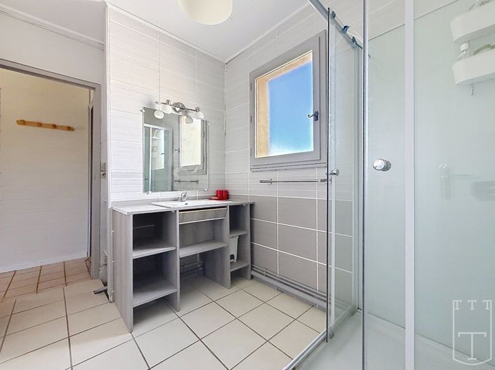 Image No.7-2 Bed House for sale