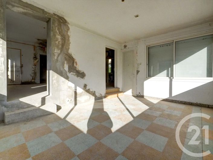Image No.9-3 Bed Apartment for sale