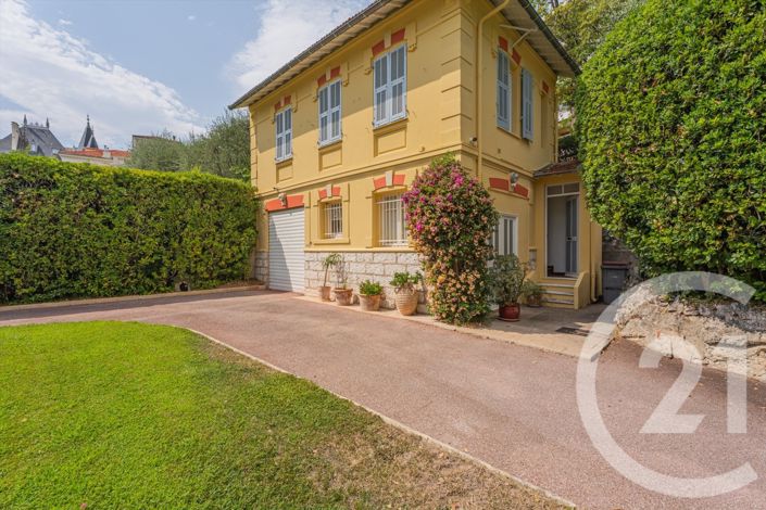 Image No.22-4 Bed House for sale