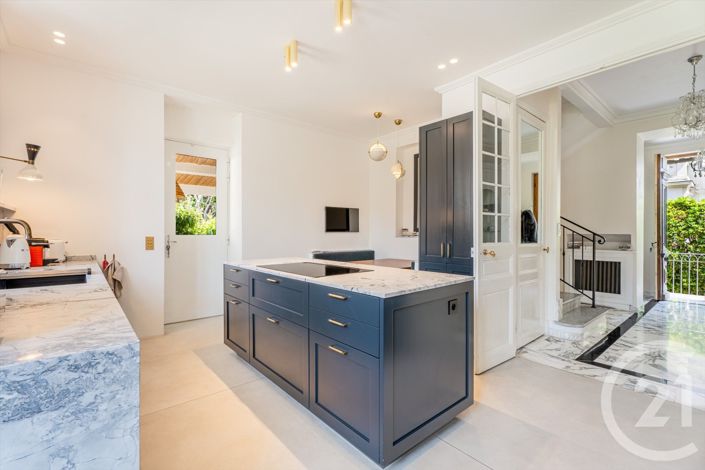Image No.9-4 Bed House for sale