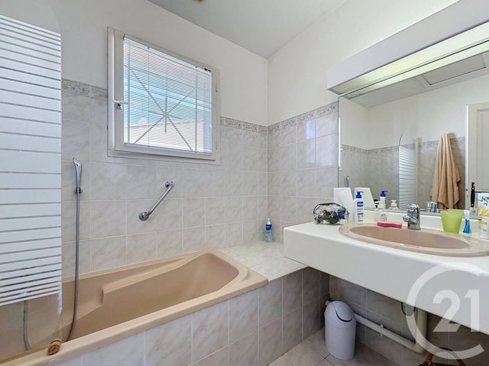 Image No.14-3 Bed House for sale