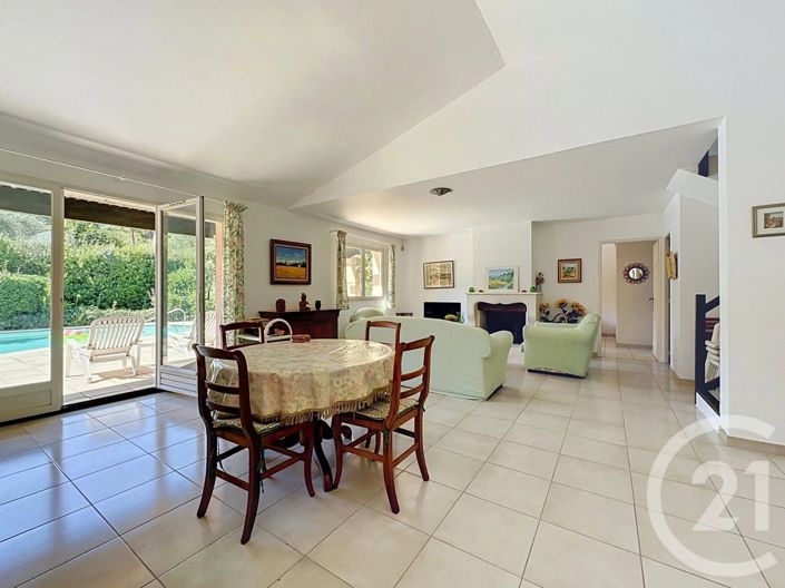 Image No.6-3 Bed House for sale