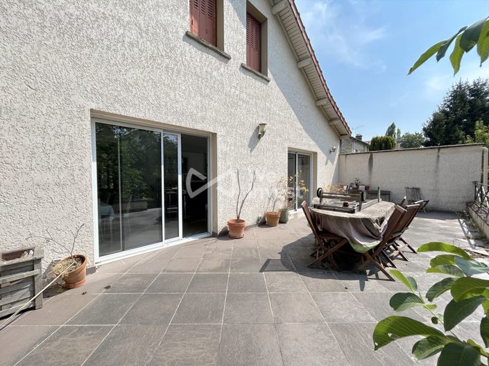 Image No.11-4 Bed House for sale