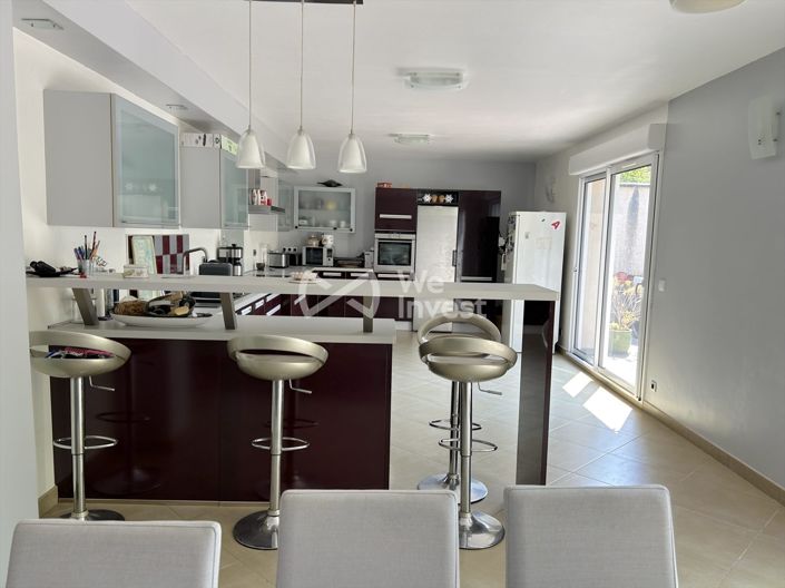 Image No.8-4 Bed House for sale