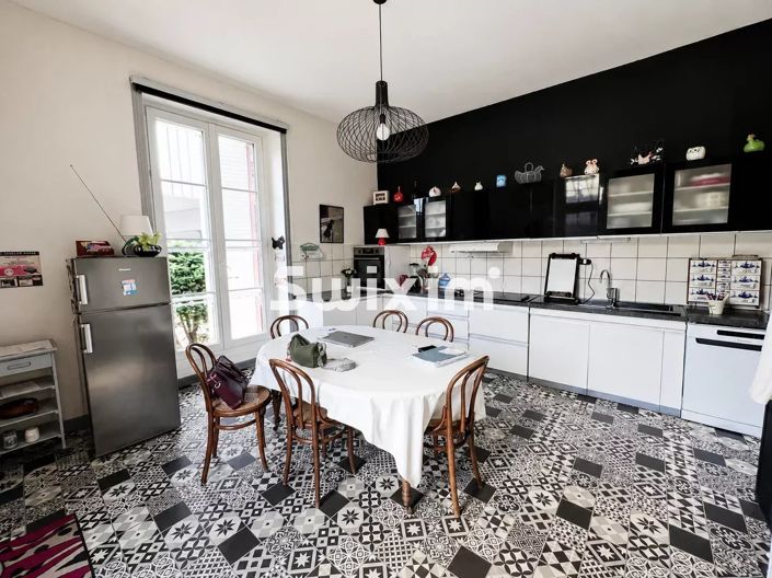 Image No.6-4 Bed House for sale
