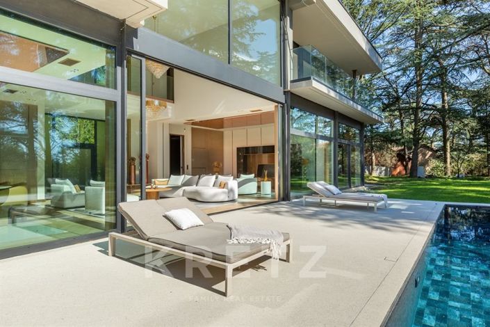 Image No.12-5 Bed House for sale