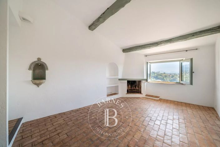 Image No.14-2 Bed House for sale