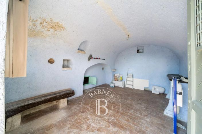 Image No.21-2 Bed House for sale