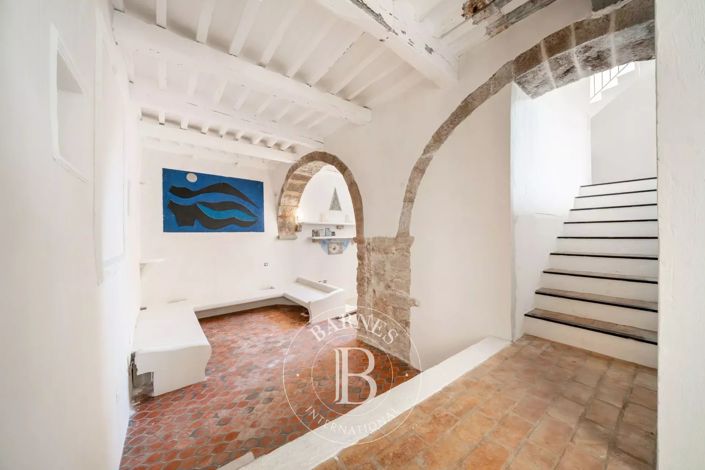 Image No.4-2 Bed House for sale