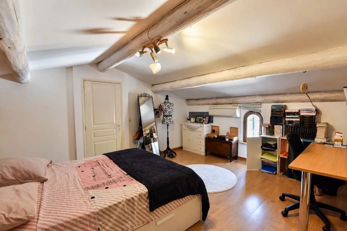 Image No.10-4 Bed House for sale