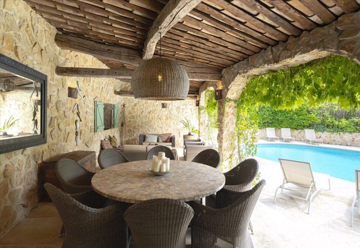 Image No.2-6 Bed House for sale