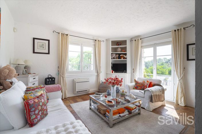 Image No.24-6 Bed House for sale