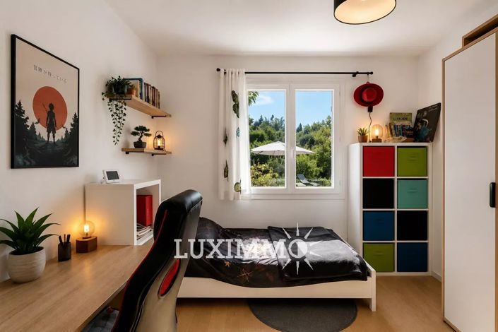 Image No.13-4 Bed House for sale