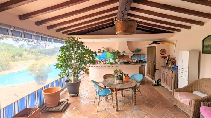 Image No.10-3 Bed House for sale