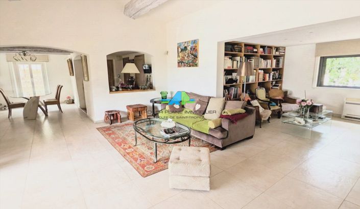 Image No.6-3 Bed House for sale
