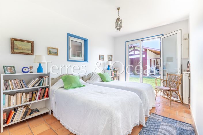 Image No.11-5 Bed House for sale