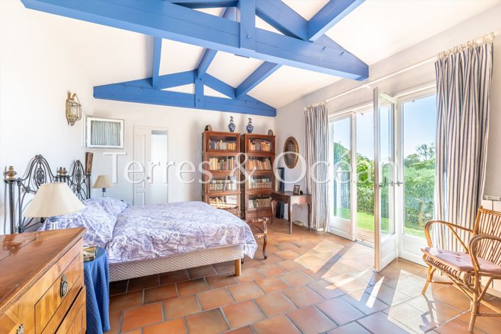 Image No.15-5 Bed House for sale
