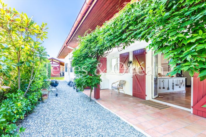 Image No.26-5 Bed House for sale