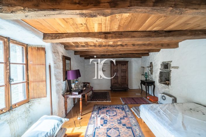 Image No.19-7 Bed House for sale