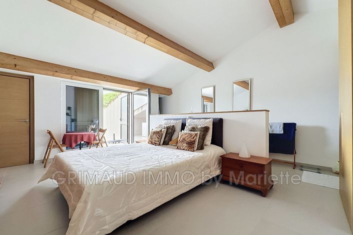 Image No.12-3 Bed House for sale