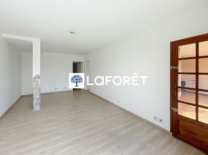 Image No.15-4 Bed House for sale