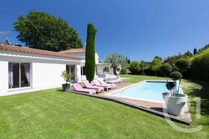 Image No.2-5 Bed House for sale
