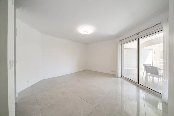 Image No.6-Apartment for sale