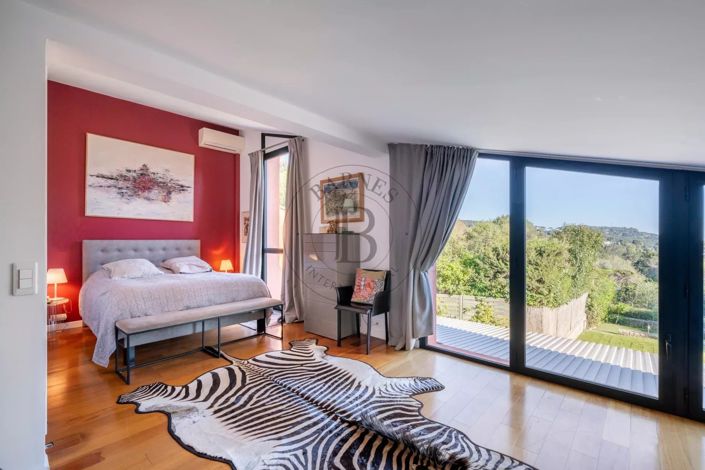 Image No.12-3 Bed House for sale