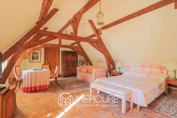Image No.20-28 Bed Property for sale
