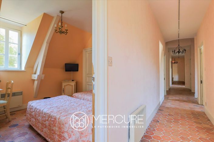 Image No.23-28 Bed Property for sale