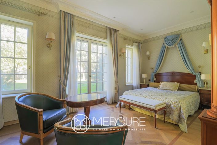 Image No.38-28 Bed Property for sale