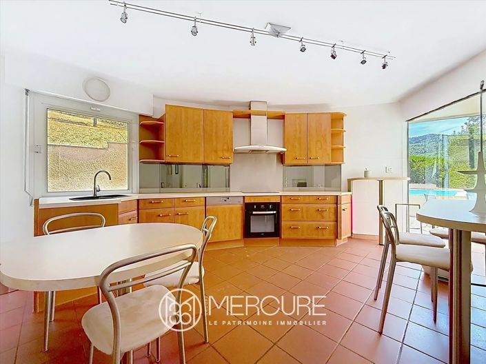 Image No.7-5 Bed House for sale