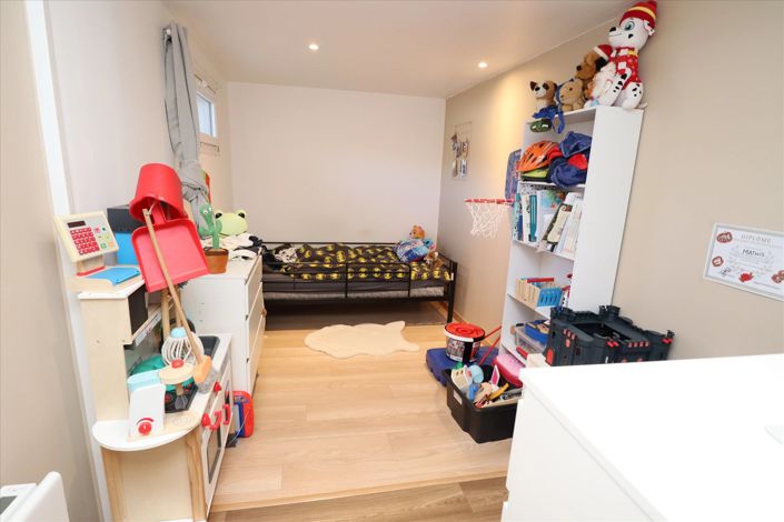 Image No.11-5 Bed House for sale
