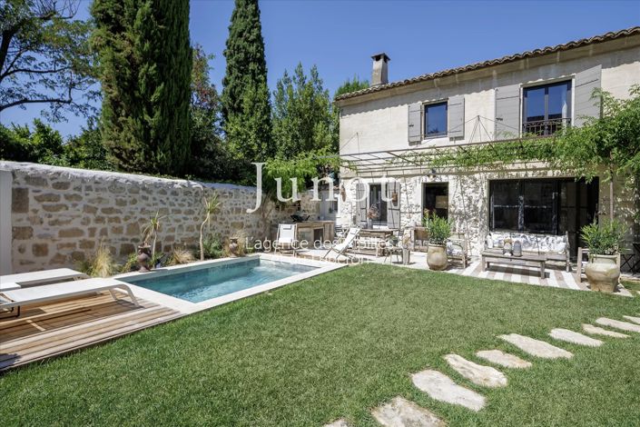 Image No.2-4 Bed House for sale